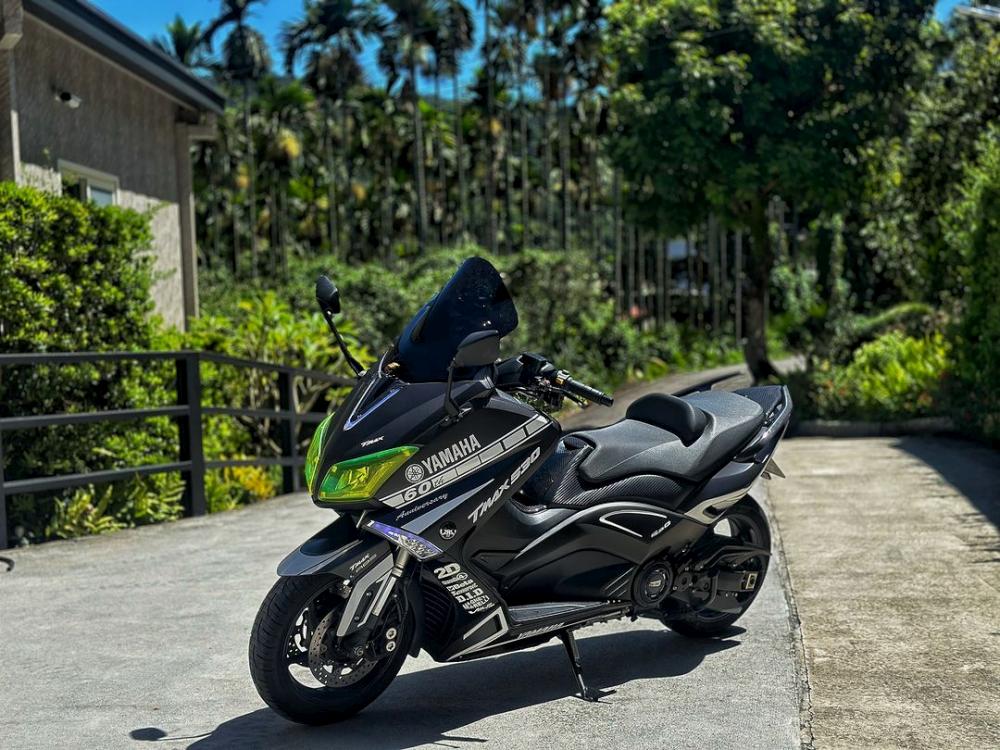 YAMAHA T-MAX 530