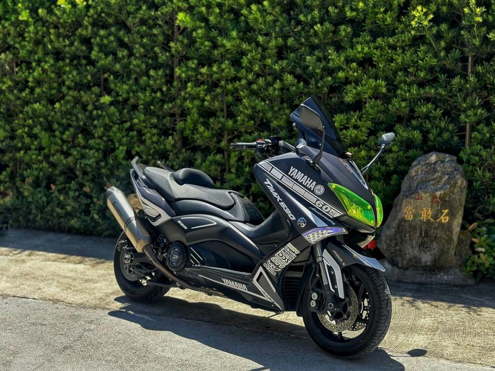 YAMAHA T-MAX 530