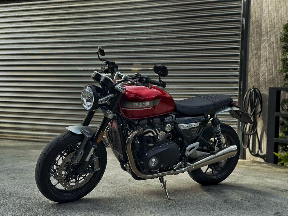 TRIUMPH Speedtwin 1200