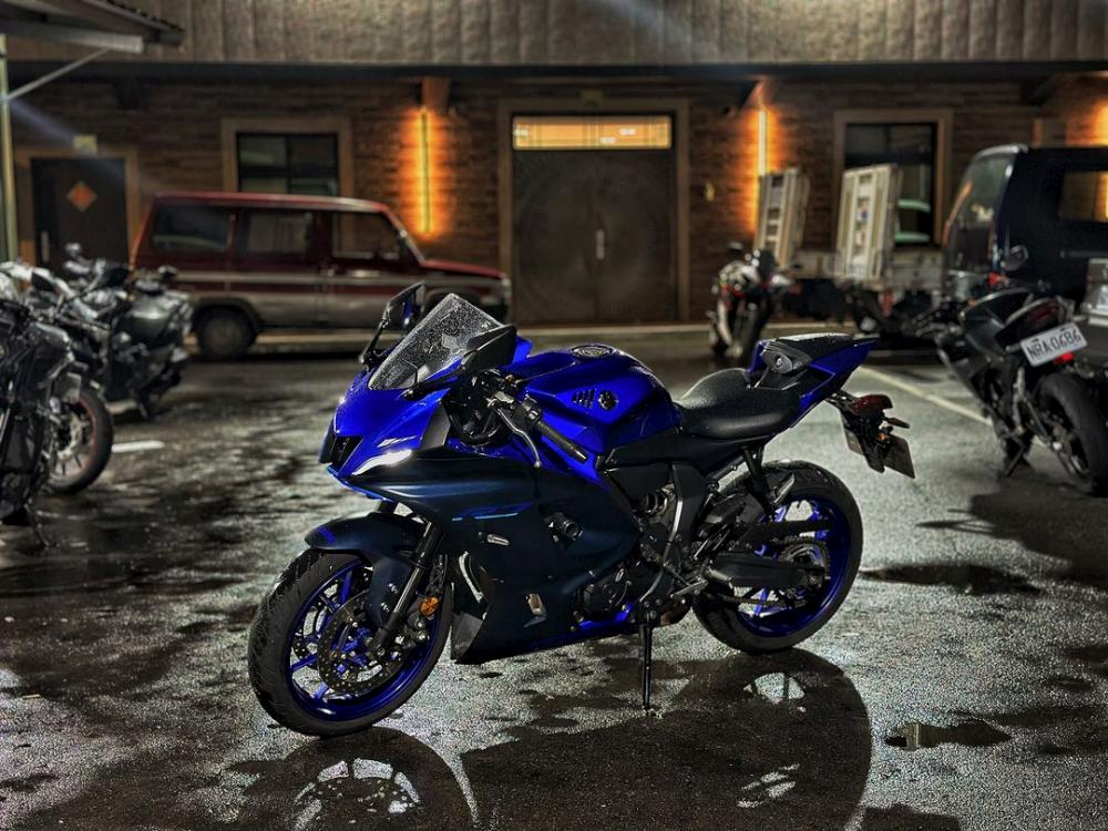 YAMAHA YZF-R7