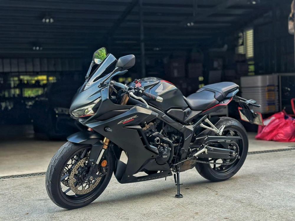 HONDA CBR650R