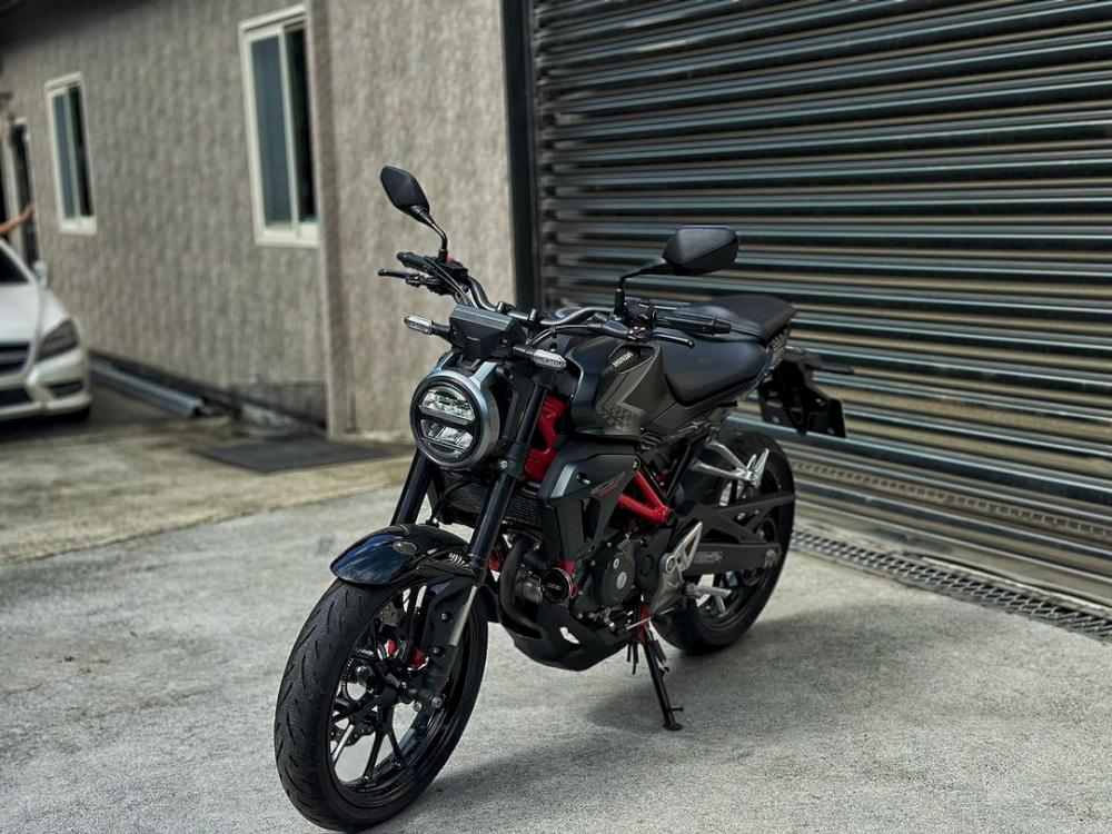 HONDA CB150R