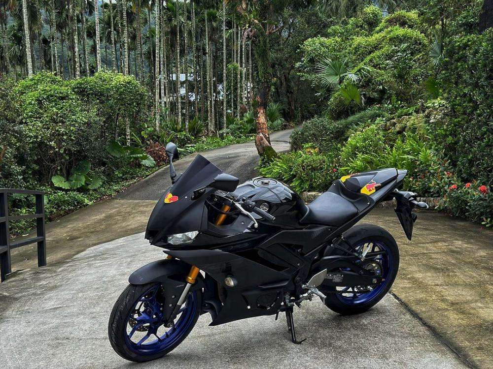 YAMAHA YZF-R3