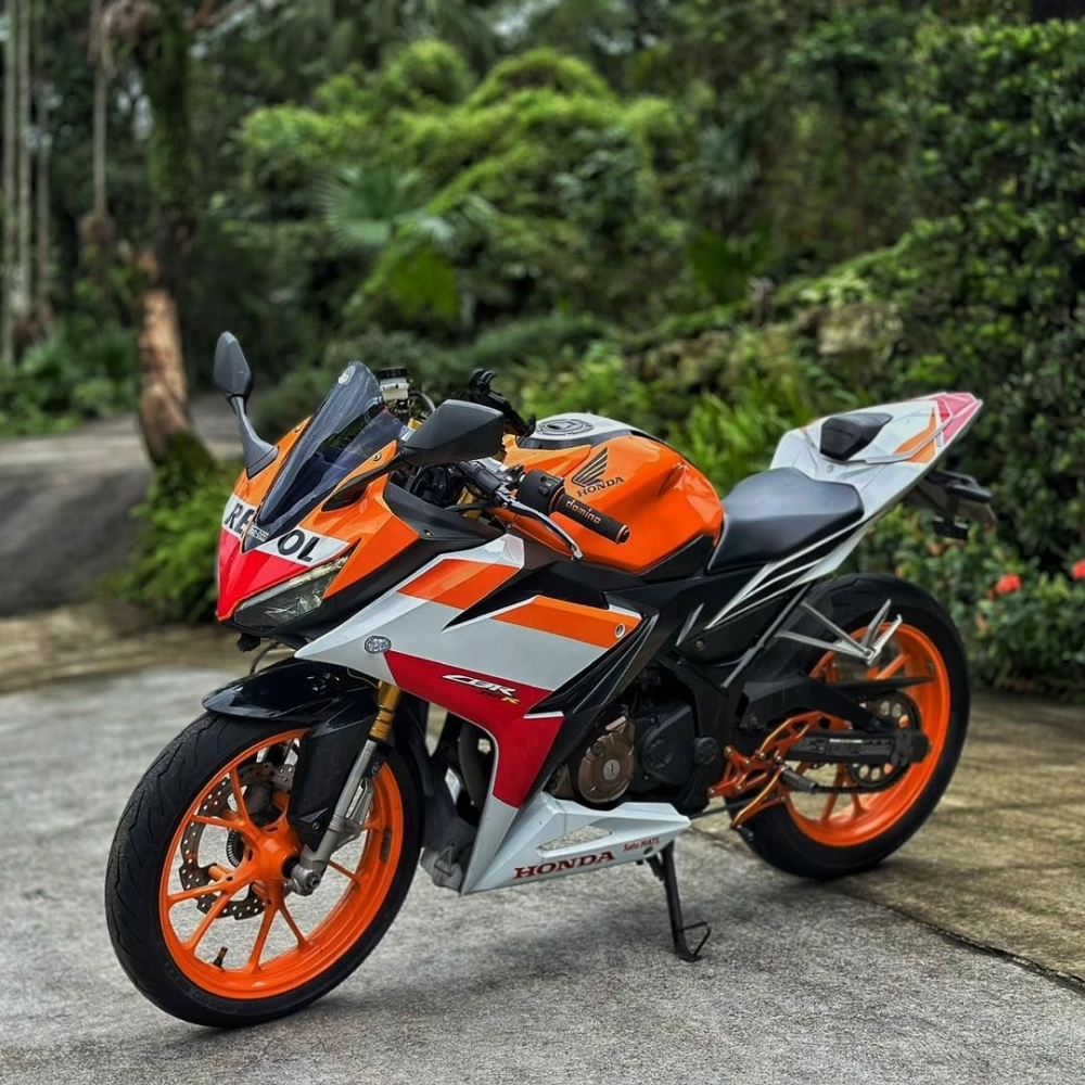 HONDA CBR150R