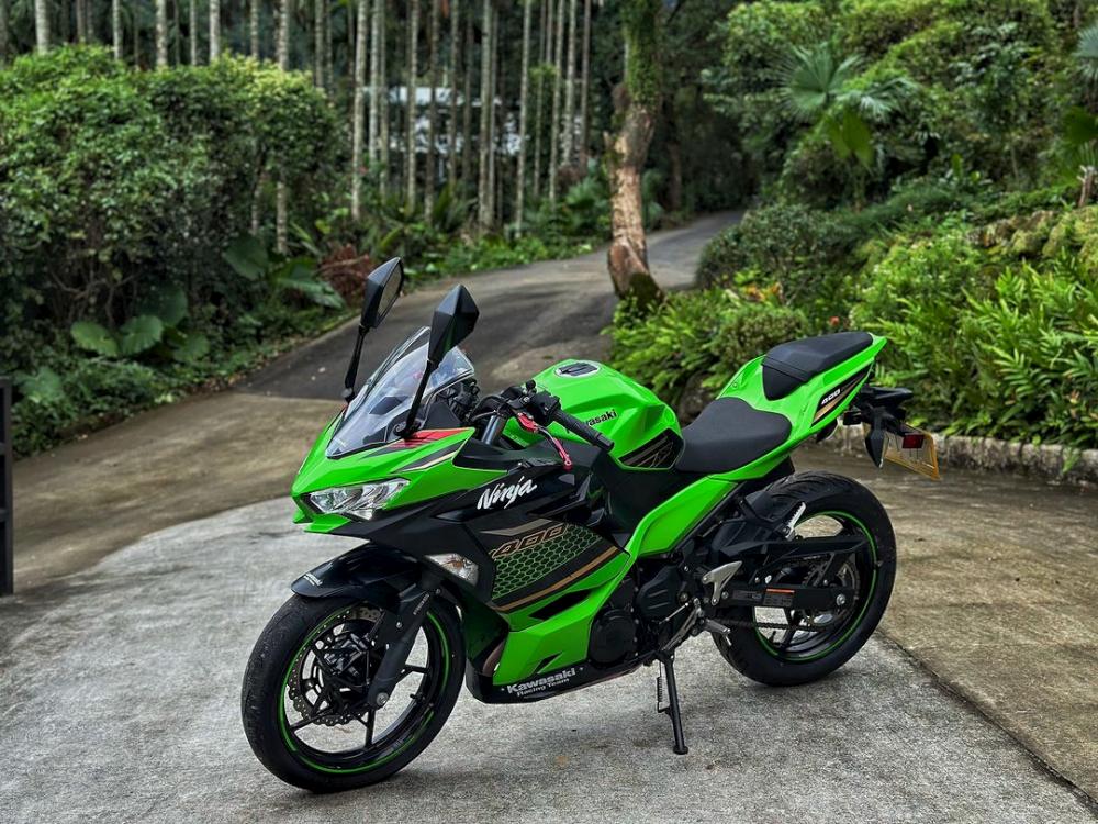 KAWASAKI NINJA400