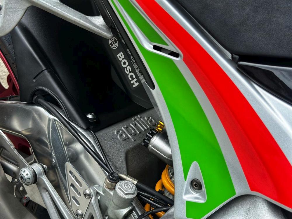 APRILIA RSV4 RF