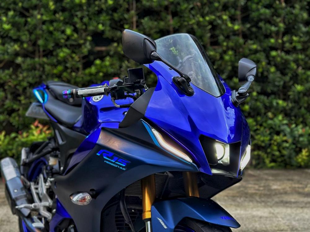 YAMAHA YZF-R15V4