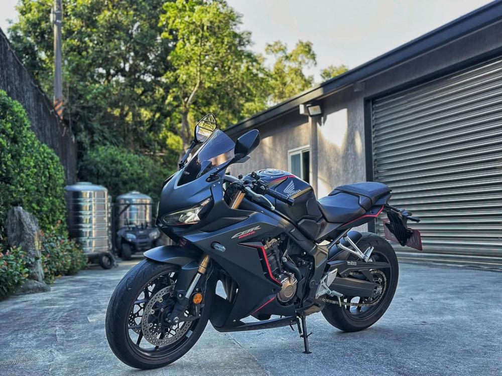 HONDA CBR650R