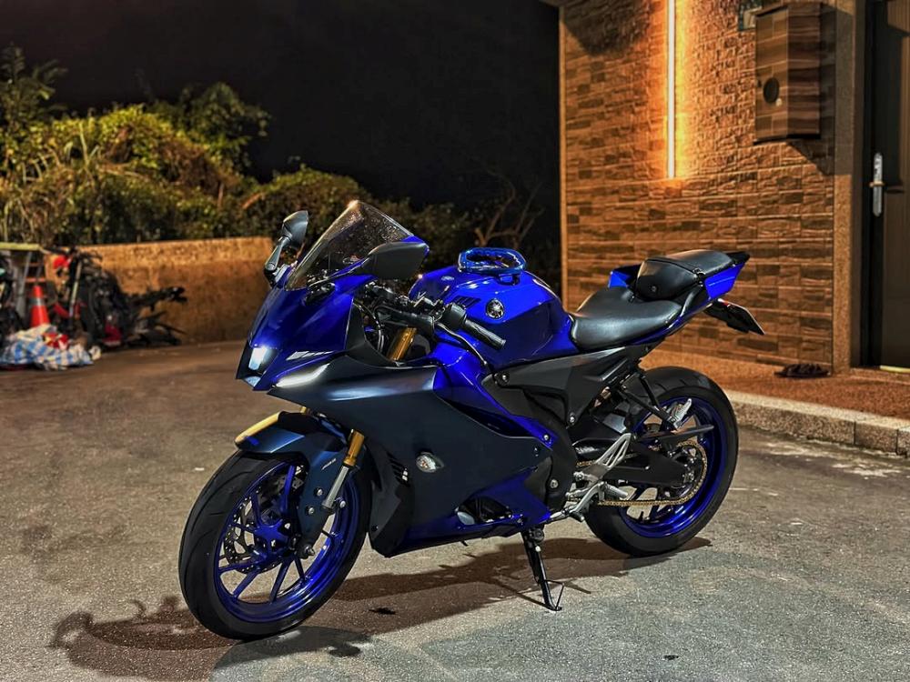 YAMAHA YZF-R15V4