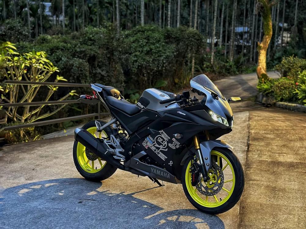 YAMAHA YZF