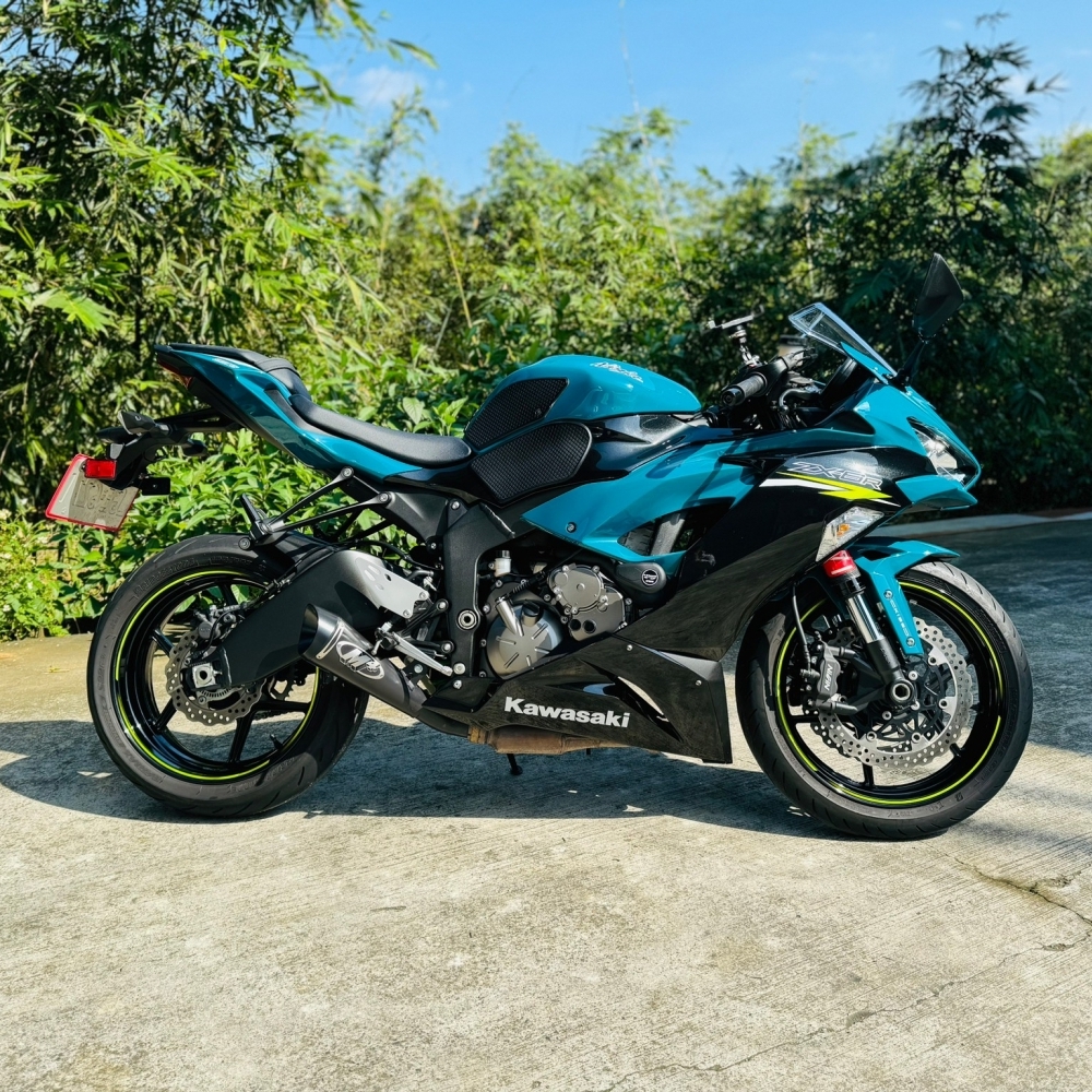 Kawasaki ZX6R 636