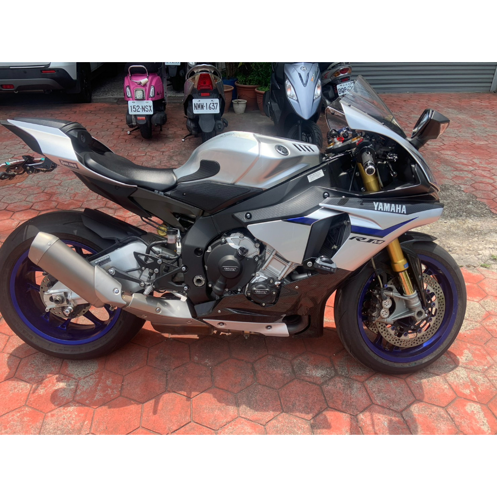 2015 山葉 YZF-R1M