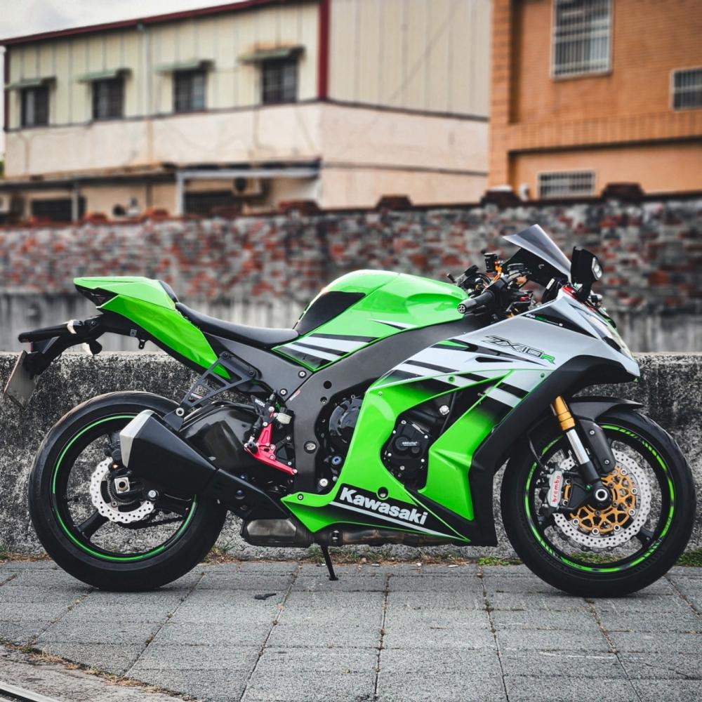 KAWASAKI ZX-10R