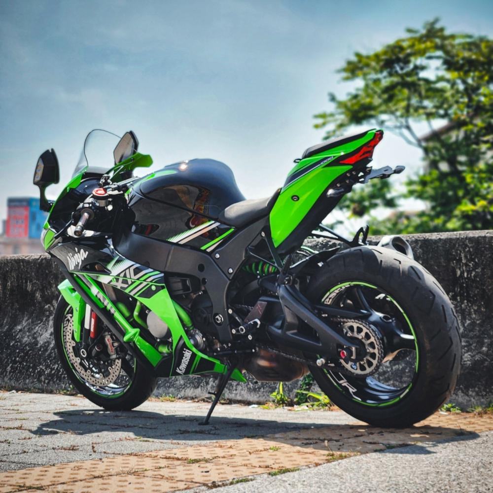 KAWASAKI ZX-10R