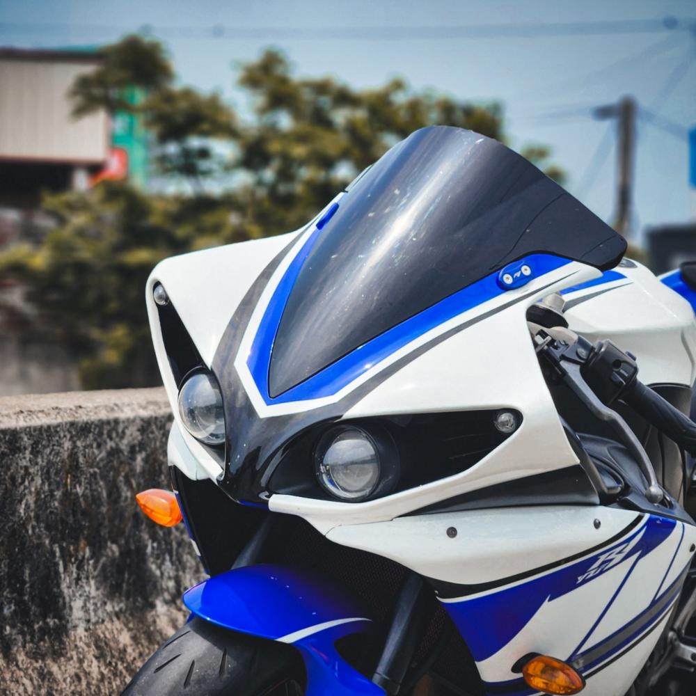 YAMAHA YZF-R1