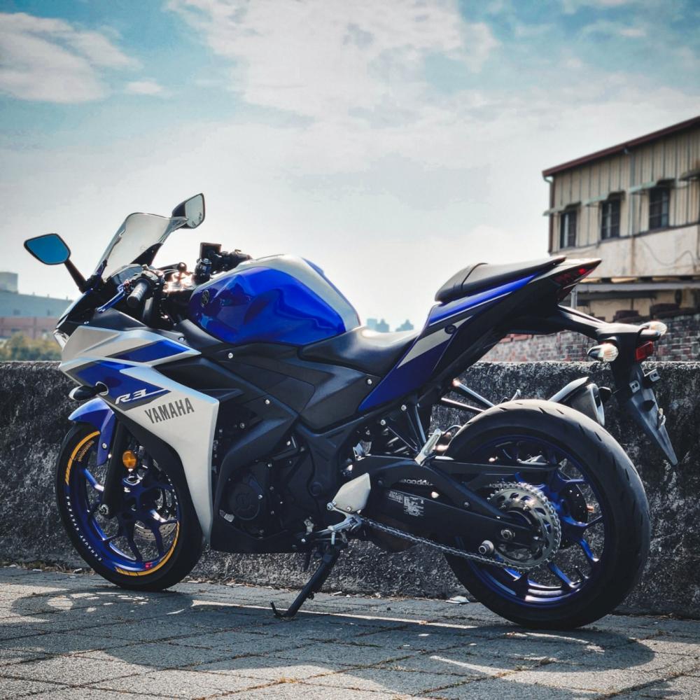 YAMAHA YZF-R3