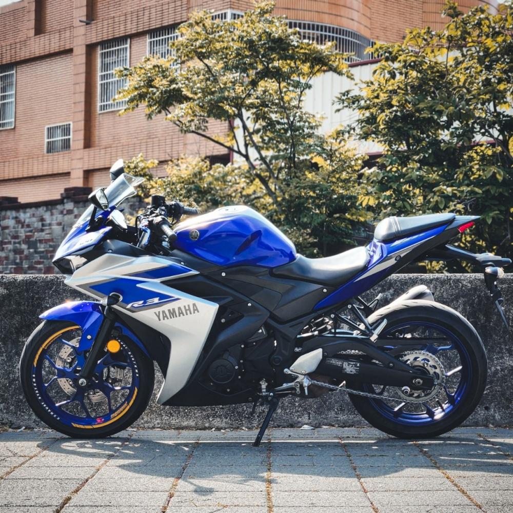 YAMAHA YZF-R3