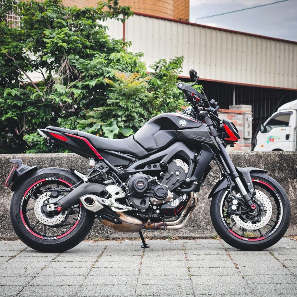 YAMAHA MT-09