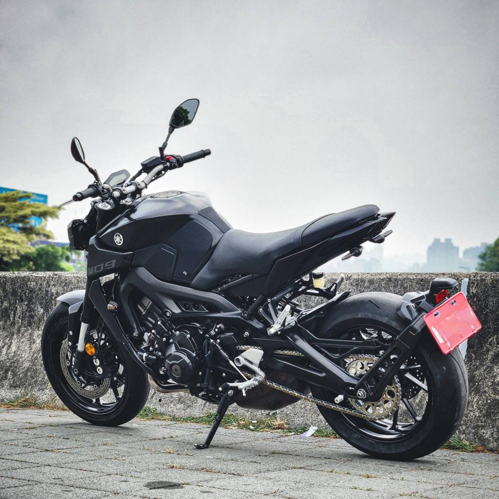 YAMAHA MT-09