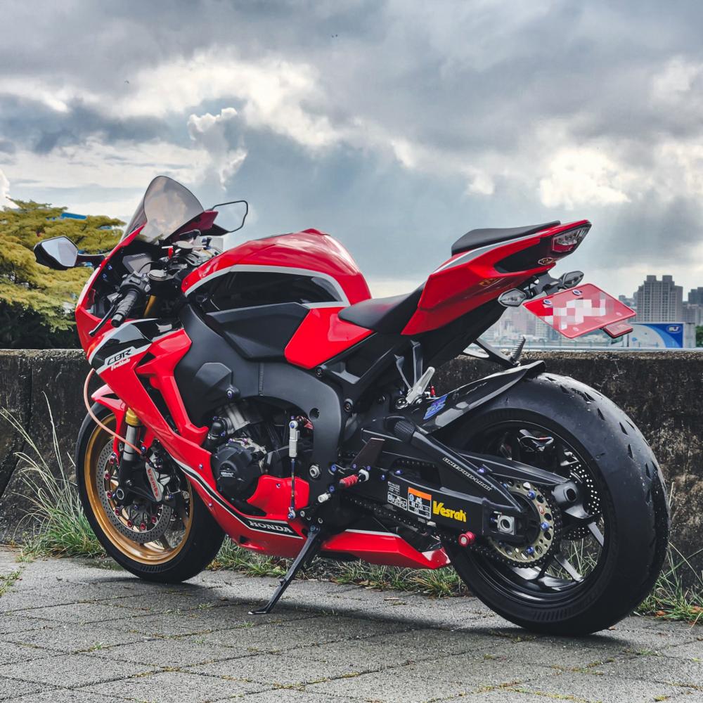 HONDA CBR1000RR(SC77)