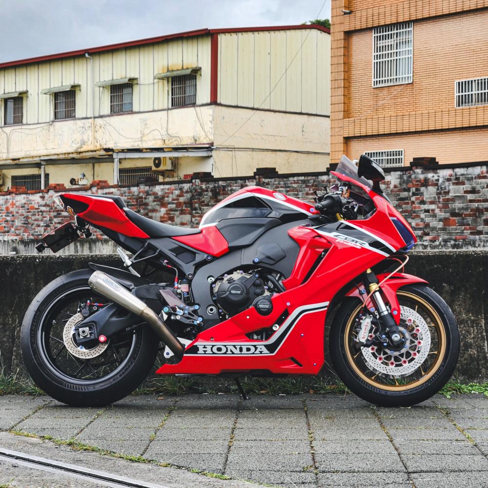 HONDA CBR1000RR(SC77)