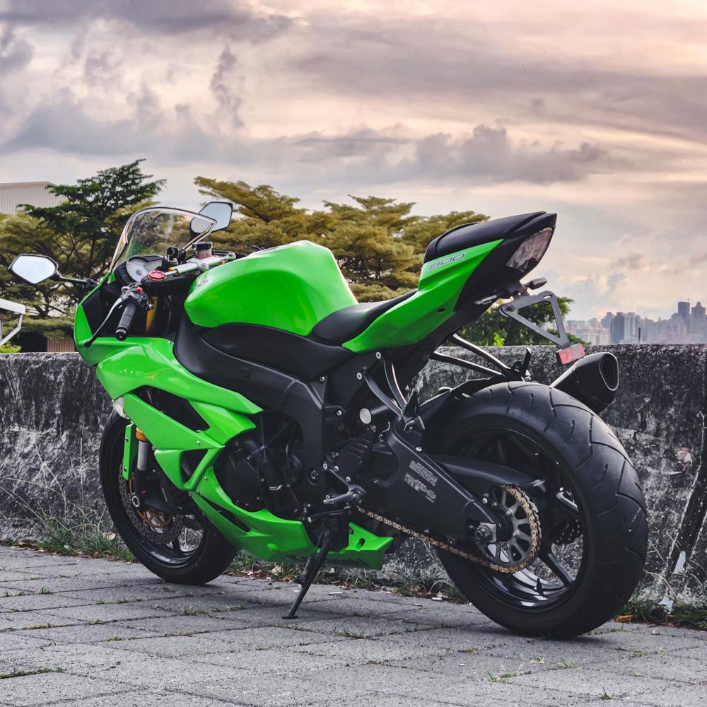 KAWASAKI ZX-6R