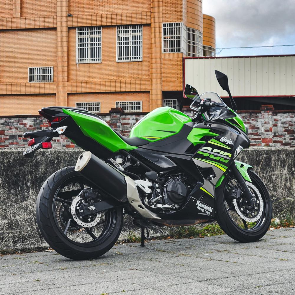 KAWASAKI Ninja400