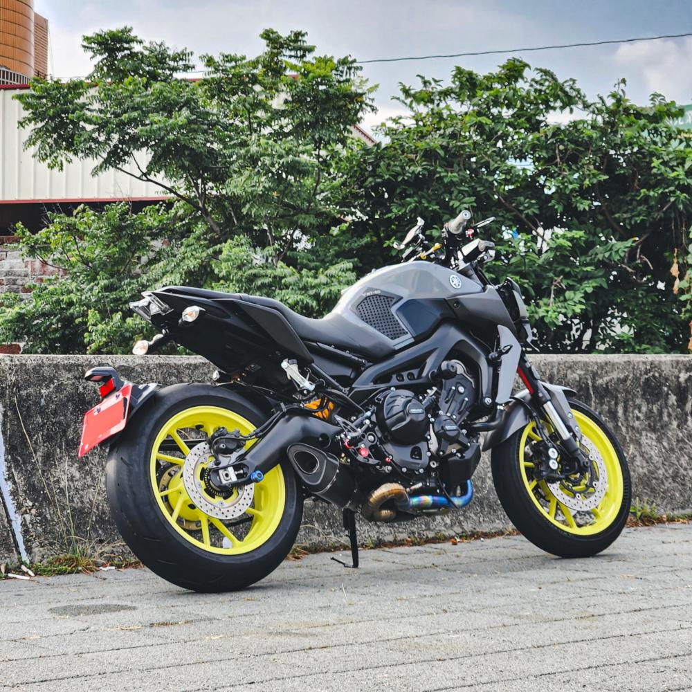 YAMAHA MT-09