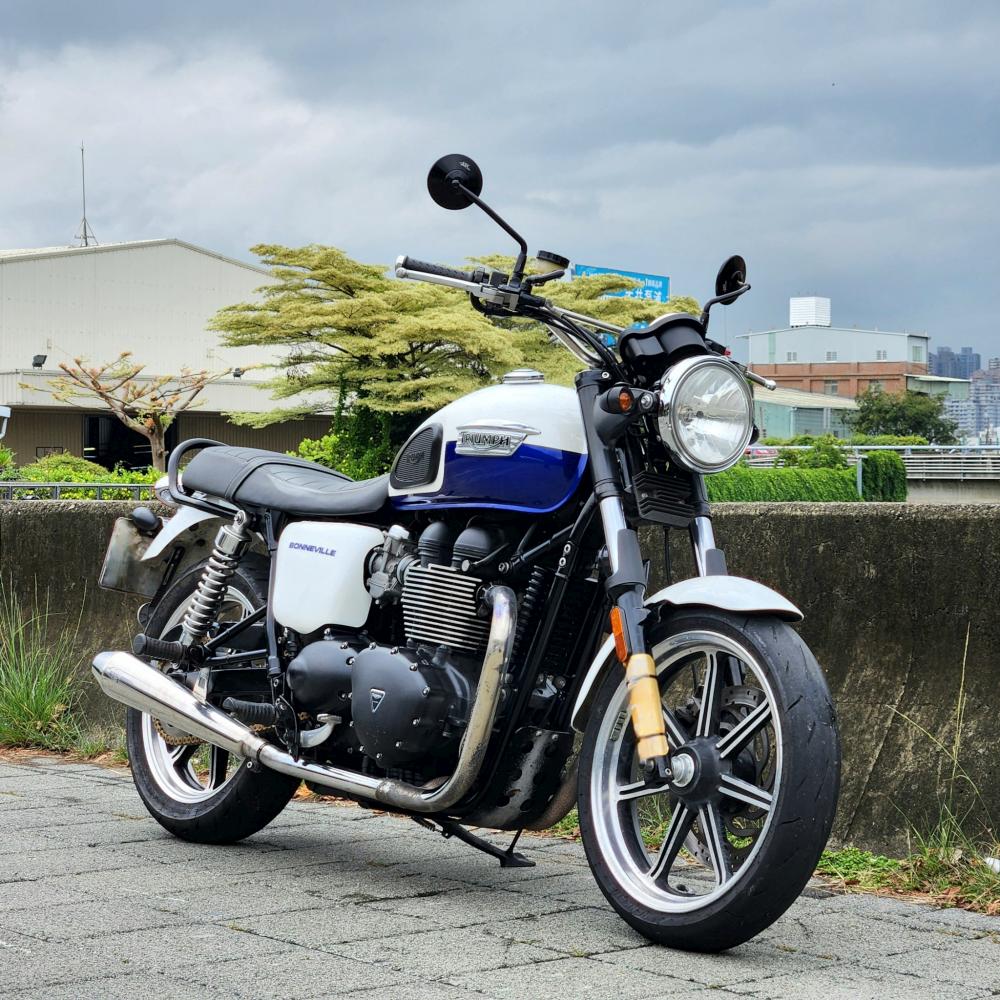 Triumph Bonneville SE