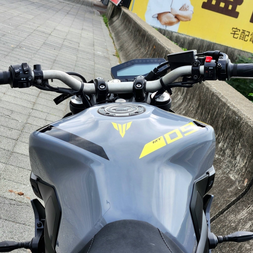 YAMAHA MT-09