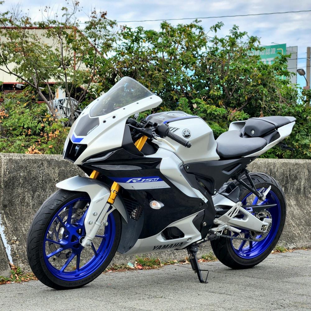 YAMAHA YZF-R15v4M