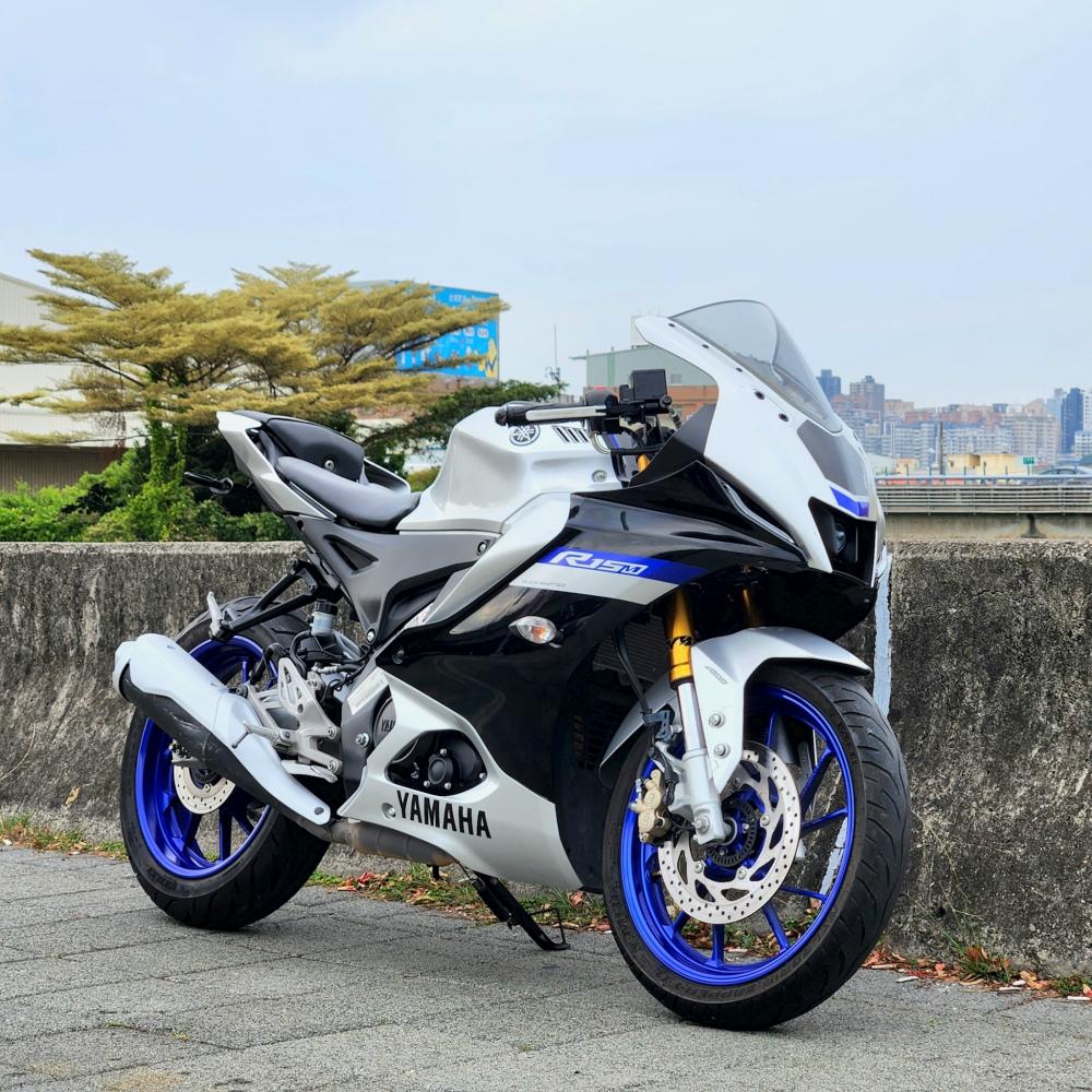 YAMAHA YZF-R15v4M