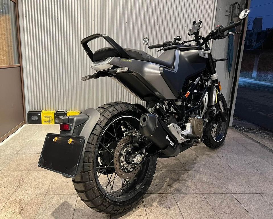 Husqvarna Svartpilen 401