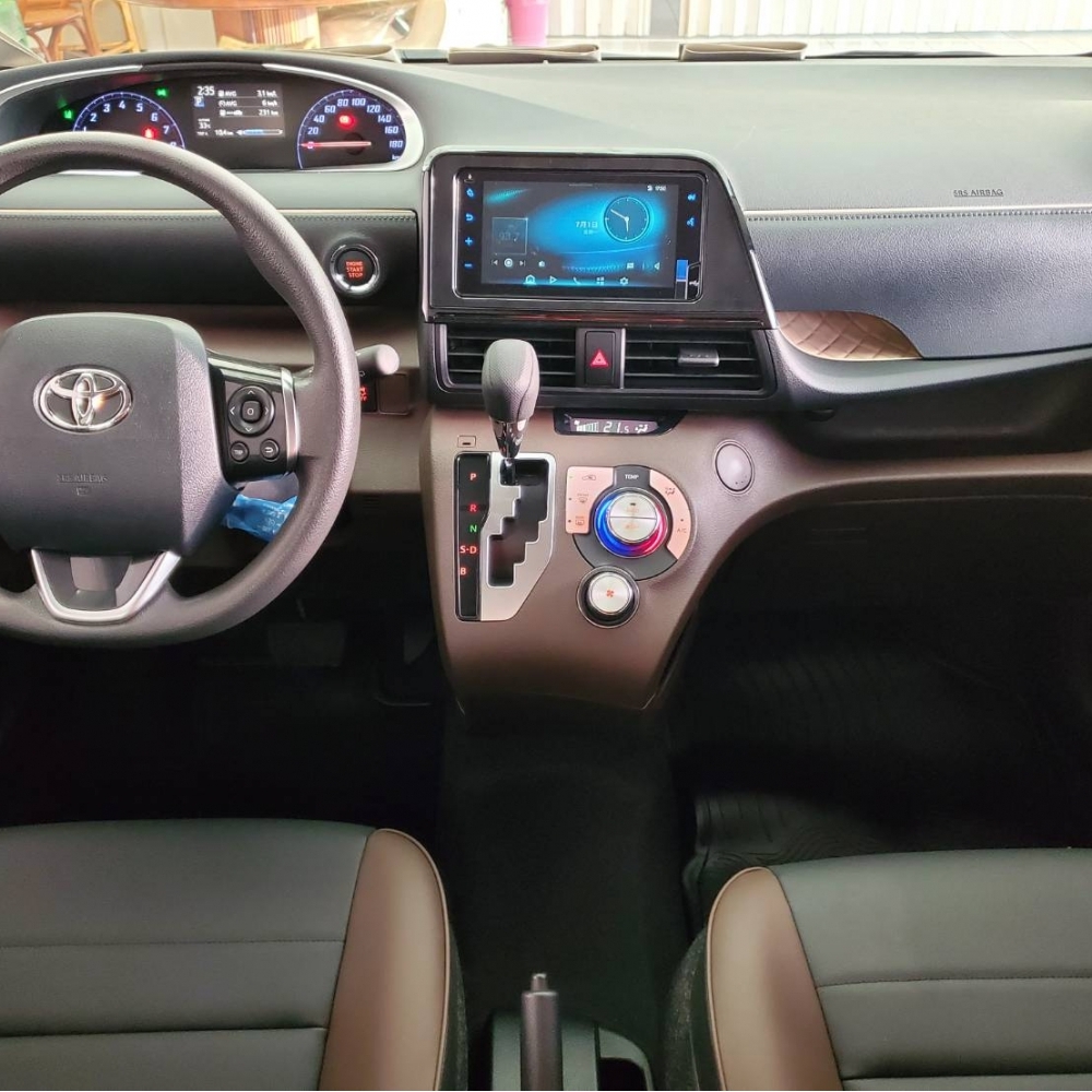 Toyota / Sienta