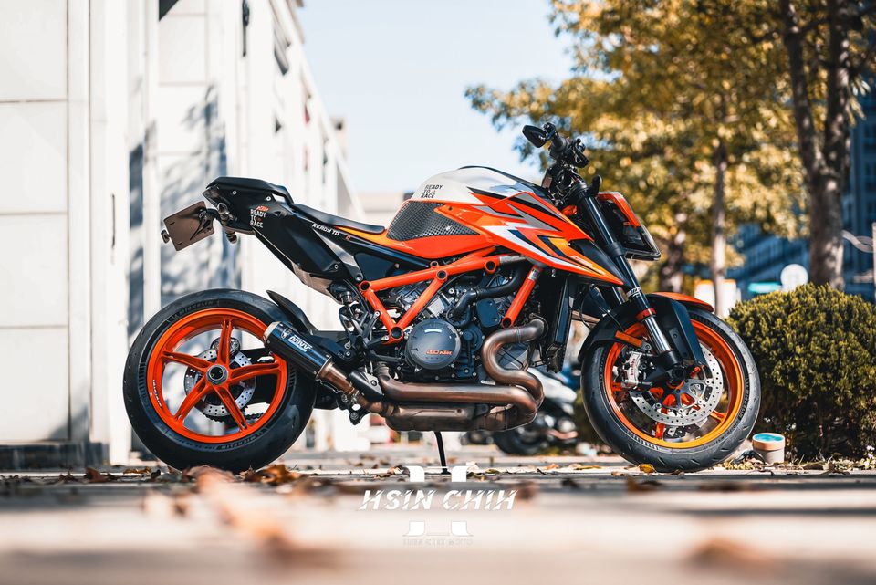 KTM DUKE 1290