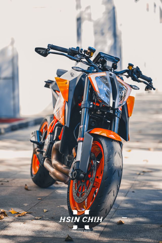 KTM DUKE 1290