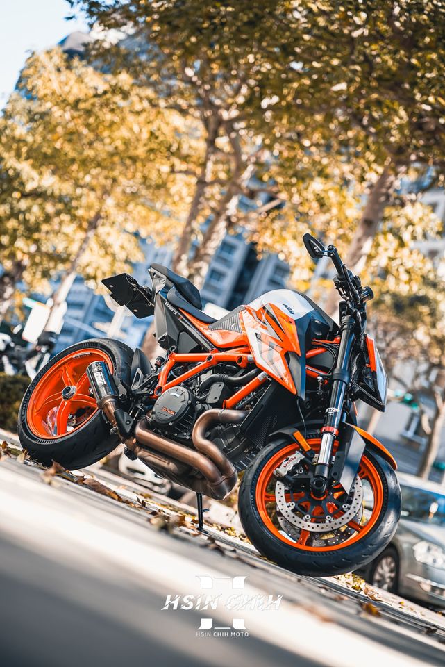 KTM DUKE 1290