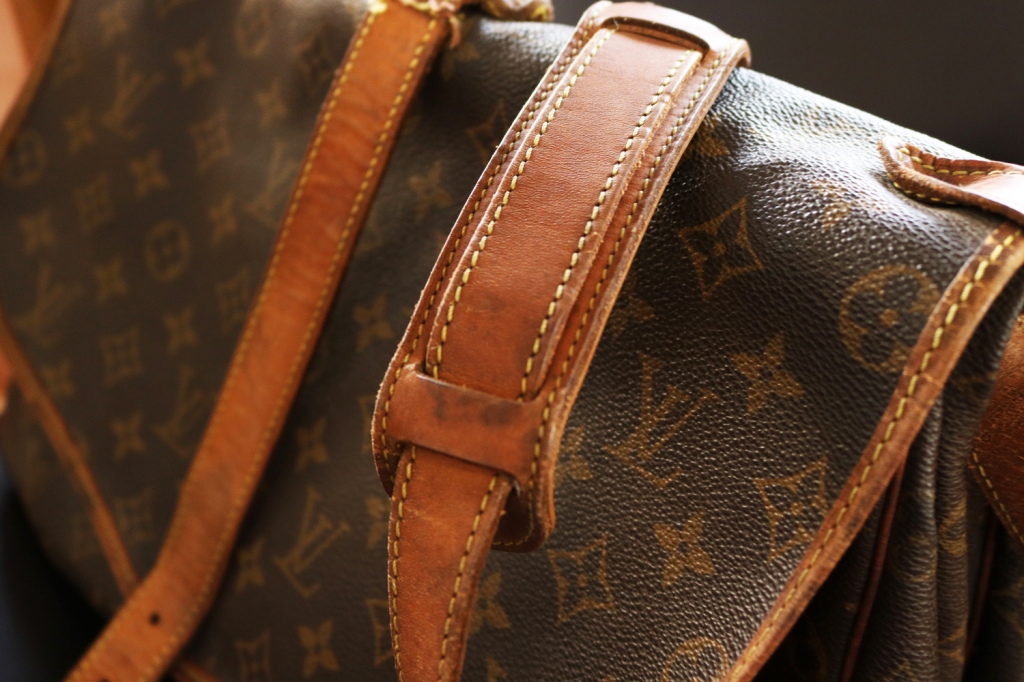 LOUIS VUITTON  Monogram Canvas Samur 35