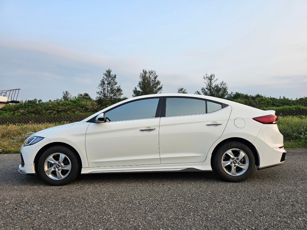 2018現代elantra1.6白車