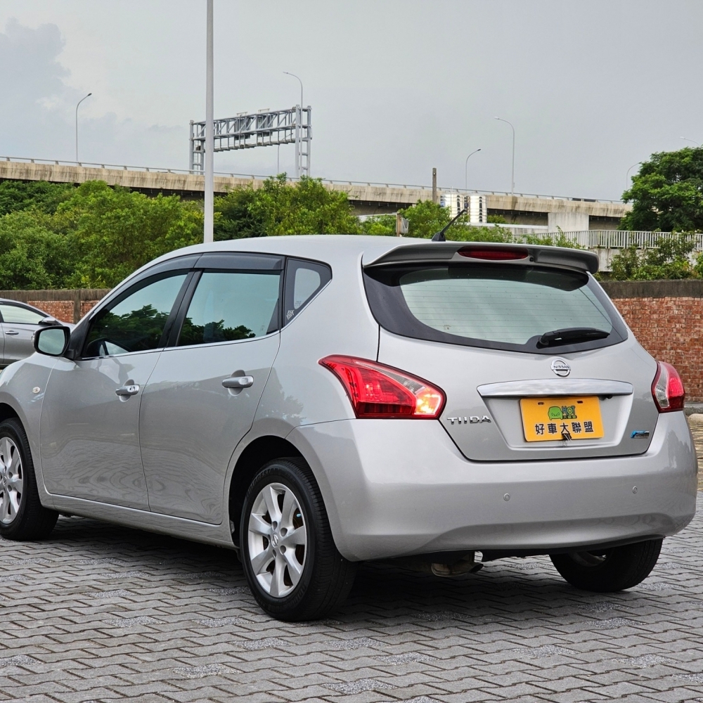 2015 Nissan Tiida 5D 豪華影音版