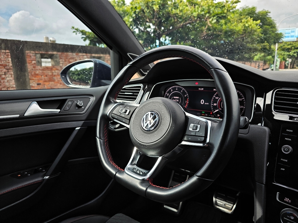 2019 Volkswagen Golf GTI Performance