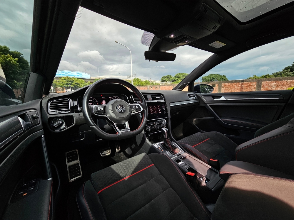 2019 Volkswagen Golf GTI Performance