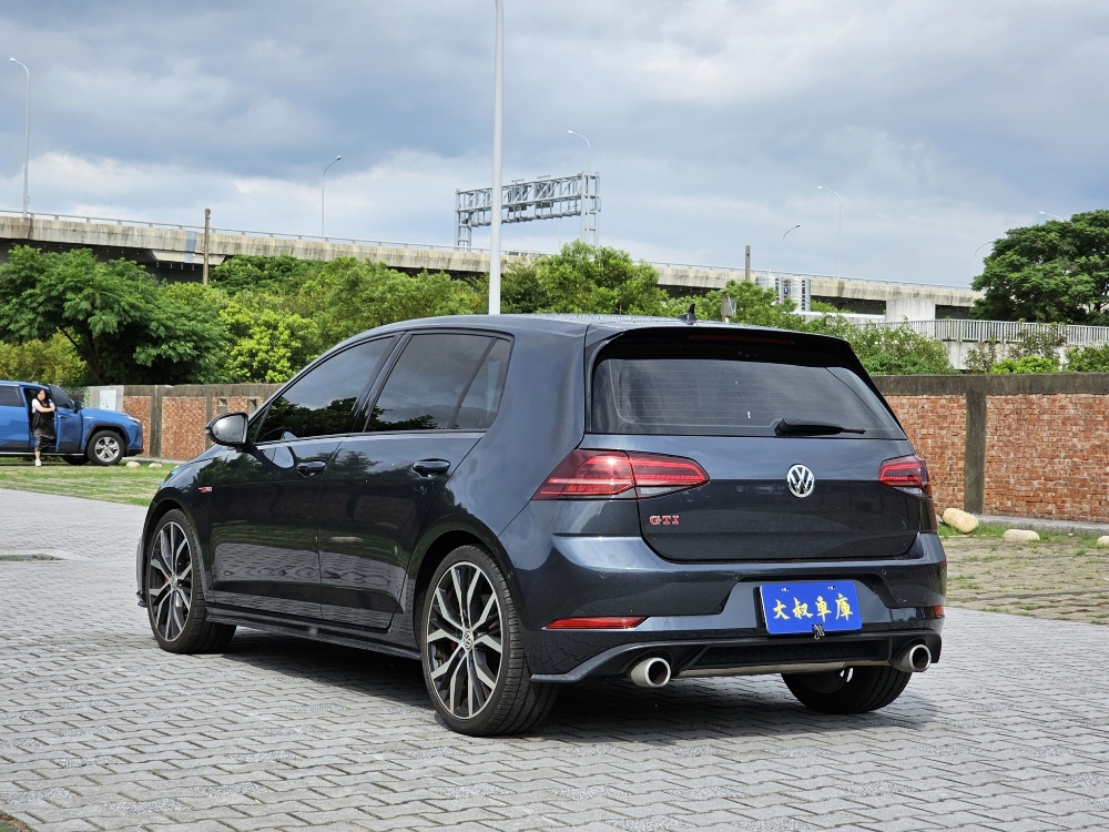 2019 Volkswagen Golf GTI Performance