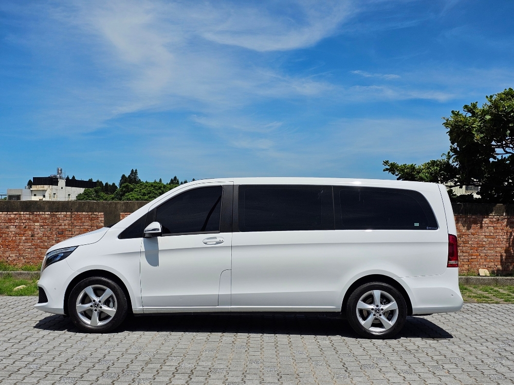 2019 M-Benz V-Class V250d 八人座