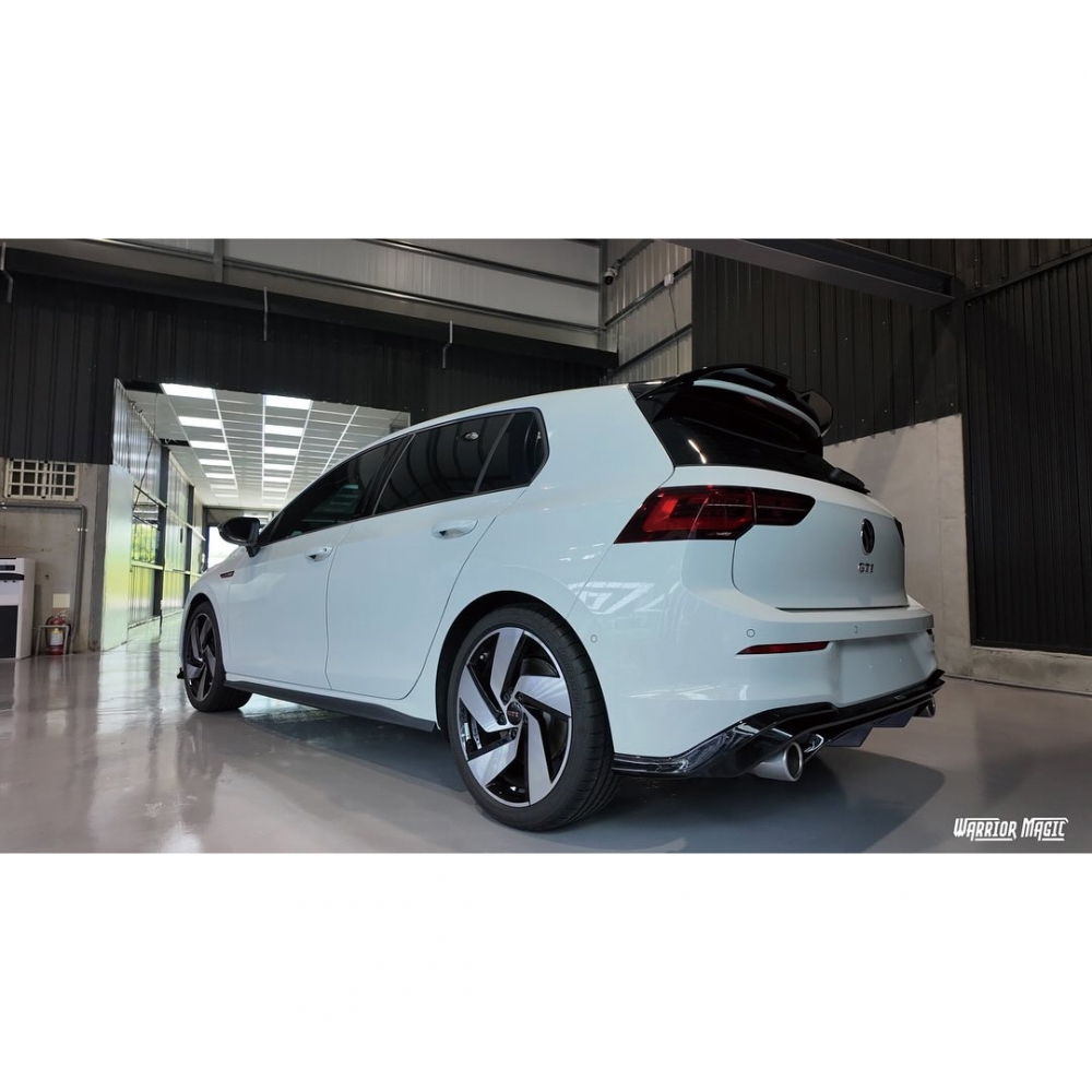 Volkswagen Golf GTI /亮面犀牛皮包膜