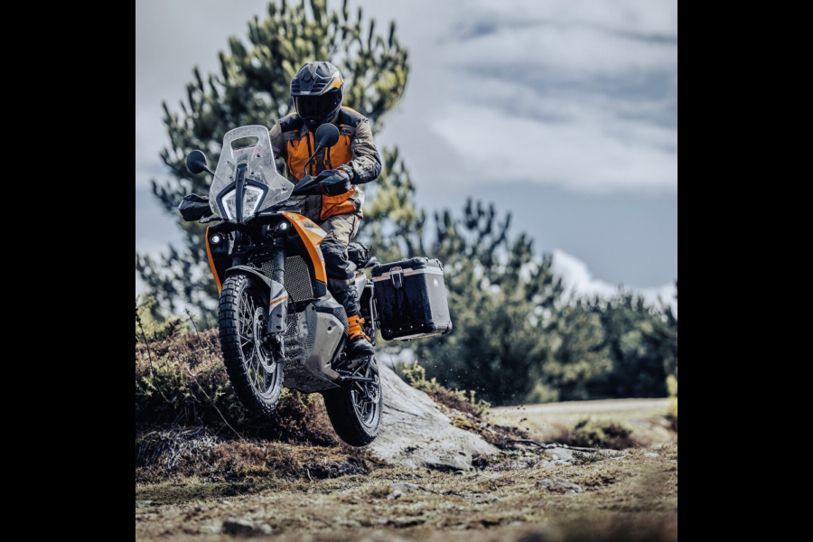 KTM 890 Ad