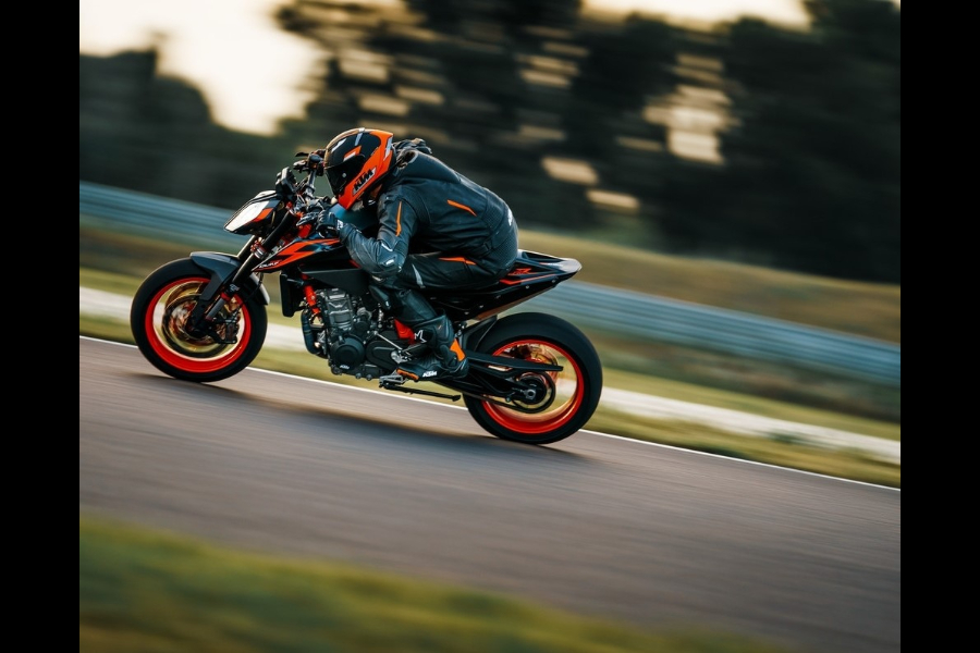 KTM 890 DU