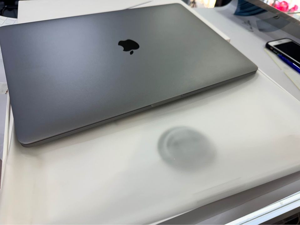 MacBook Pro 15吋 ( A1990 ) 16+256G 灰 (8LVCF) 歸仁店