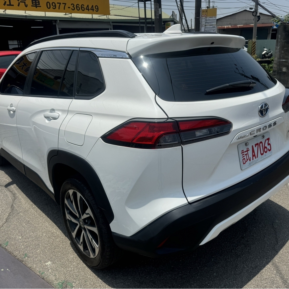 2021 TOYOTA COROLLA CROSS HYBRID 1.8 頂級款 售73萬