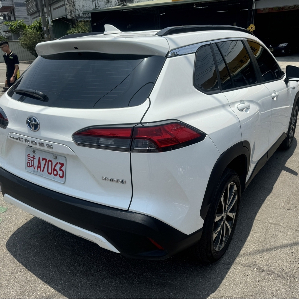 2021 TOYOTA COROLLA CROSS HYBRID 1.8 頂級款 售73萬